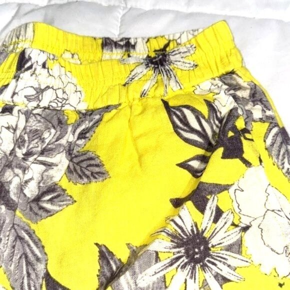 Kut From The Kloth Floral Yellow & Gray Linen-Blend Womens Shorts Size 2 - Picture 2 of 7